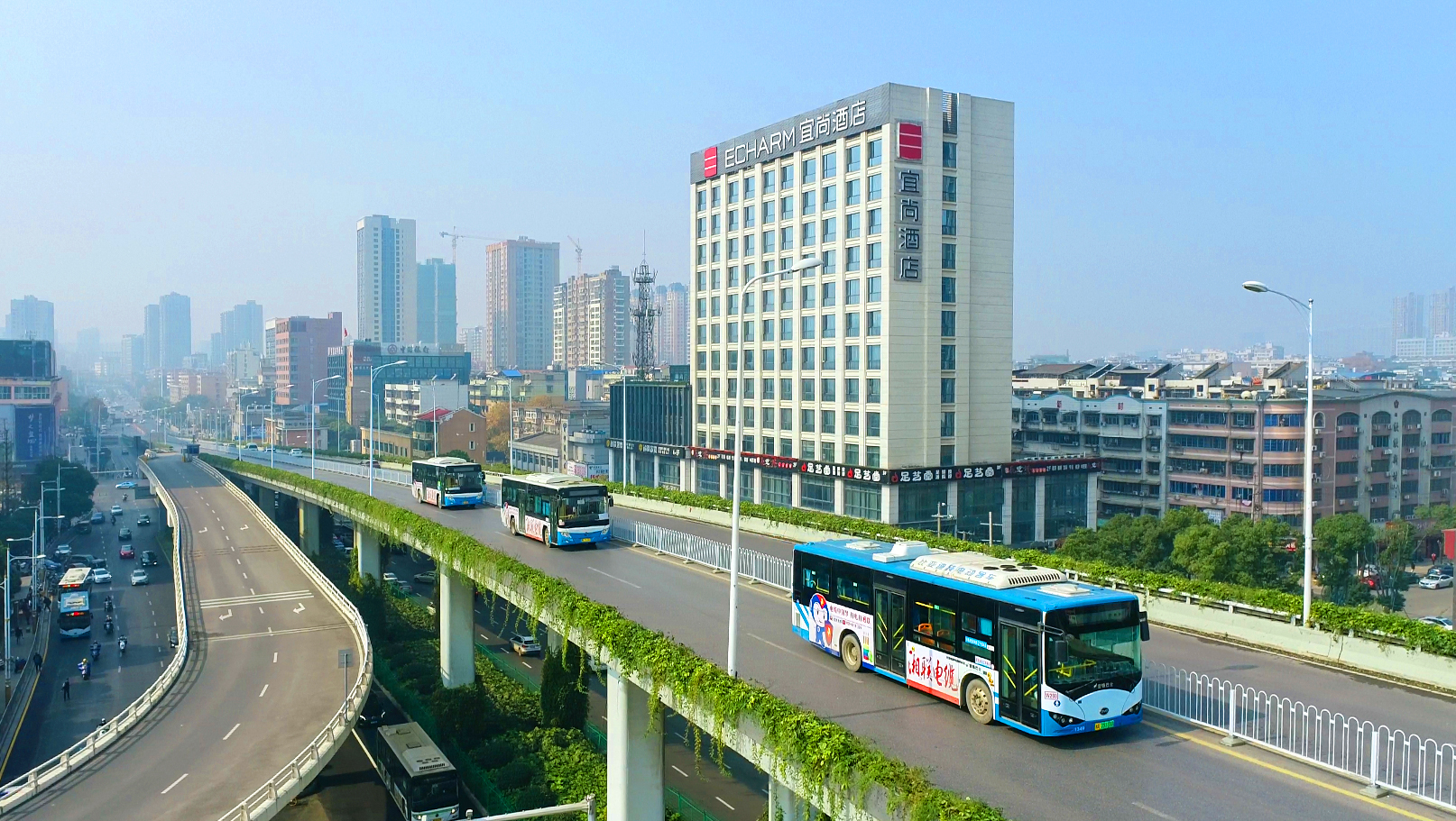 品牌建設再提速 | 湘聯電纜公交車廣告全面上線！